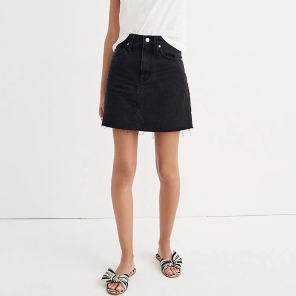 Stretch Denim Straight Mini Skirt in Ashcraft Wash